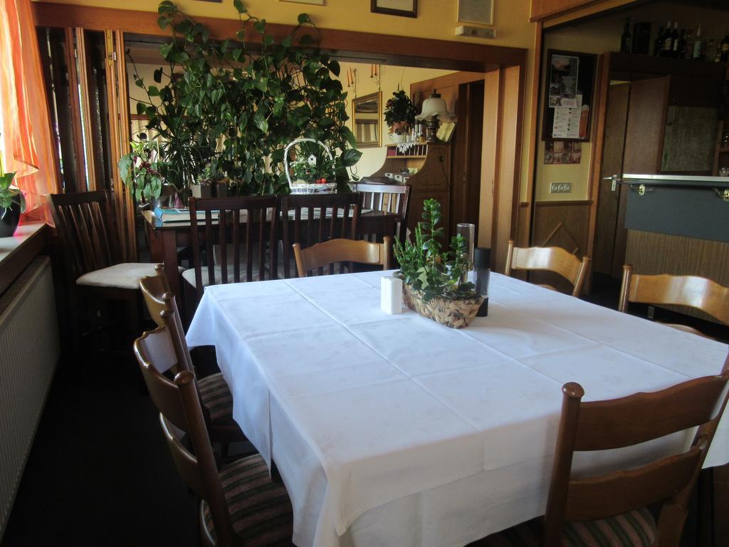 Hotel Restaurant Jonkhans Rees Exterior photo