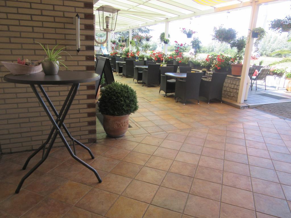 Hotel Restaurant Jonkhans Rees Exterior photo